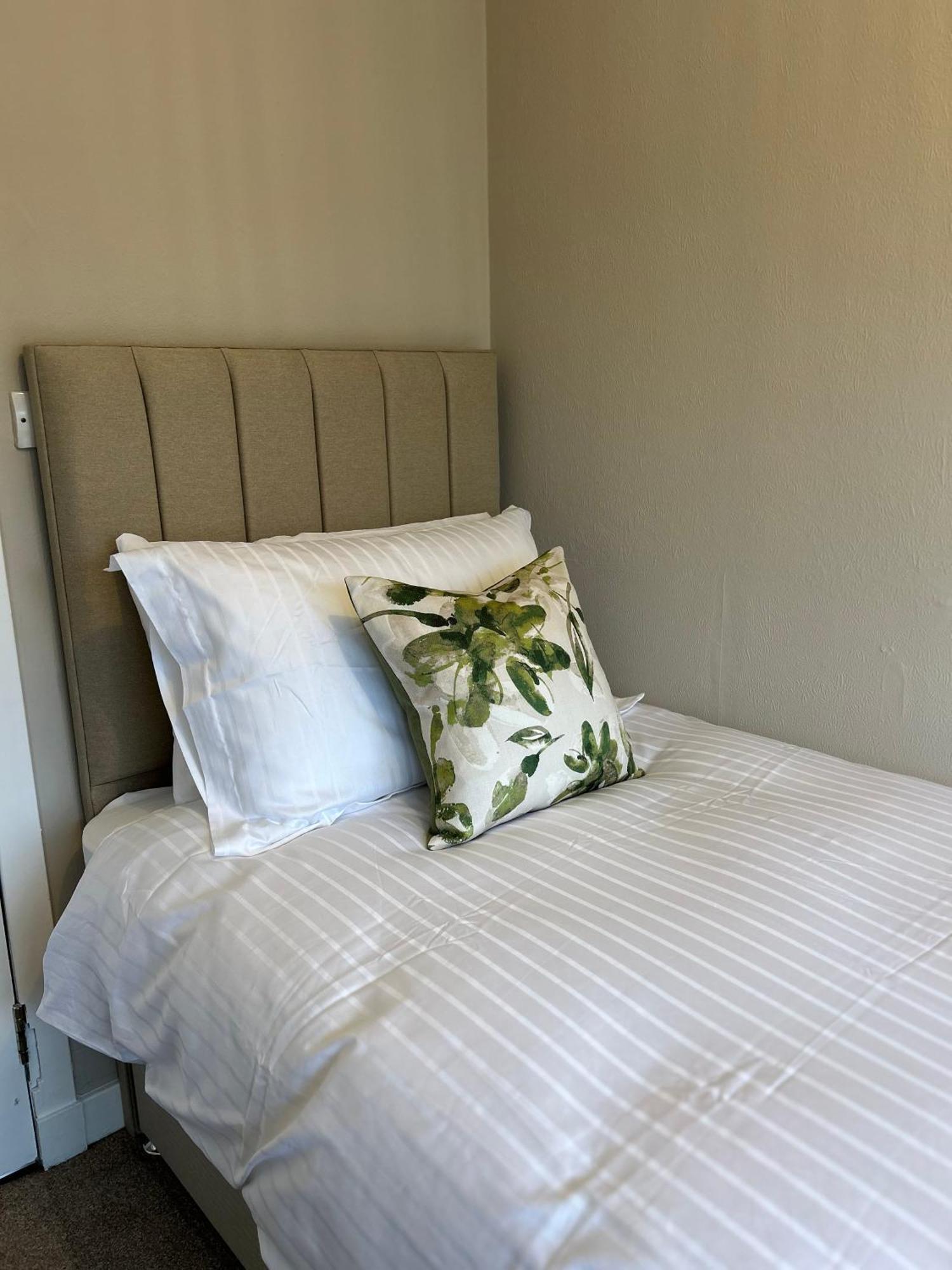 Crookston Hotel グラスゴー エクステリア 写真